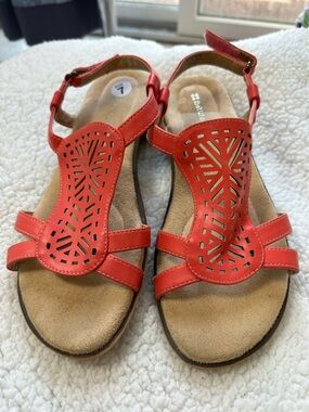Naturalizer Jarreau Red-orange Laser-Cut T-Strap Sandals size 7